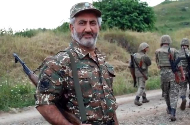 Azerbaycan'la savaşmak için cepheye giden Ermeni opera sanatçısı öldürüldü