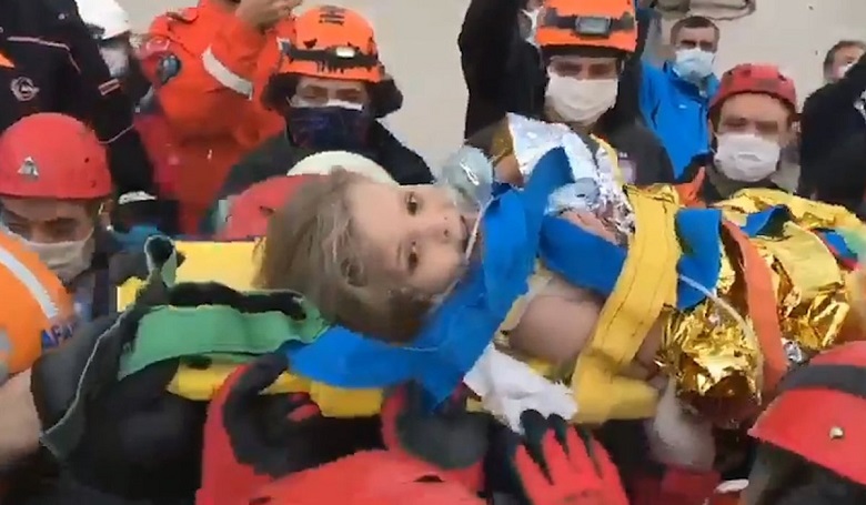 Rıza Bey Apartmanı’nda mucize! 4 yaşındaki Ayla 91 saat sonra canlı çıkarıldı