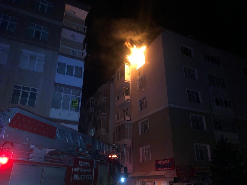 Konya'da yangın: Anne-kız can verdi