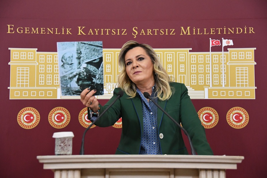 Aylin Cesur: Süleyman Demirel'e yapılan saygısızlığı kınıyorum