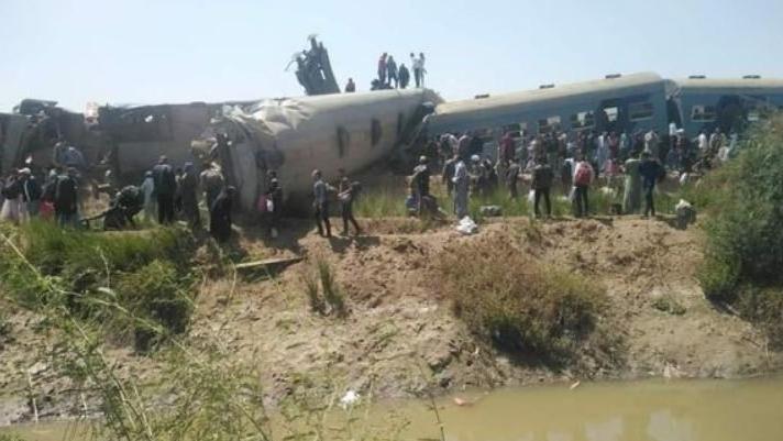 Mısır’da iki tren çarpıştı: Çok sayıda ölü ve yaralı var