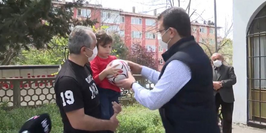 İBB Sözcüsü Ongun, A Haber'i ti'ye aldı:  İmamoğlu çocukların topunu zorla alıyor