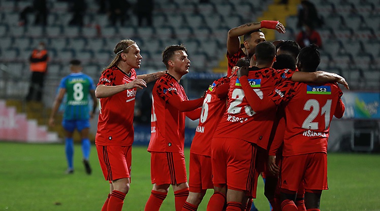 Çaykur Rizespor: 2 - Beşiktaş: 3