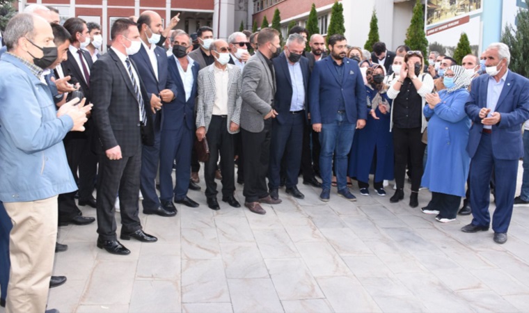 Küfreden AKP'li Belediye Başkanı Mehmet Sekmen'e İYİ Parti'den protesto