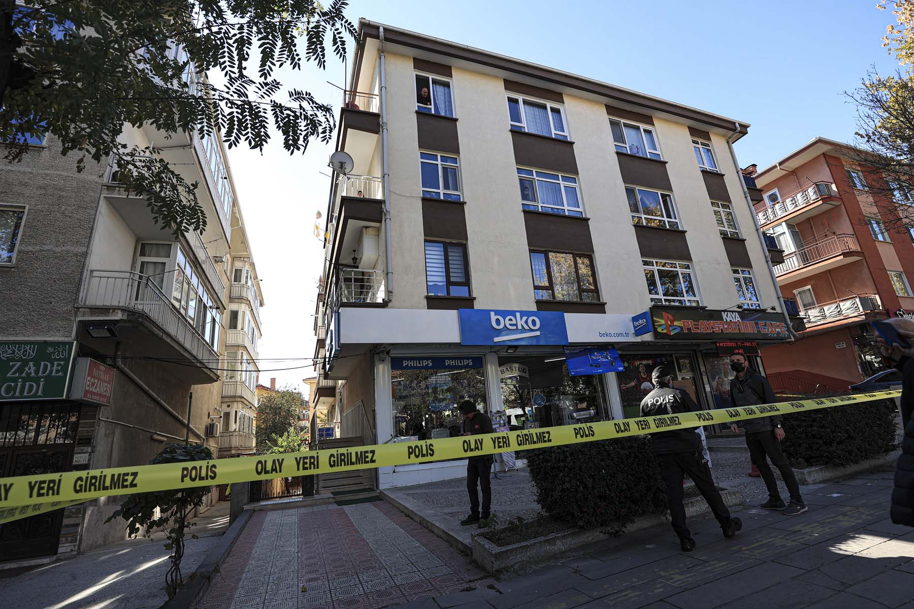 Ankara'da emekli astsubay eşini silahla öldürüp intihar etti