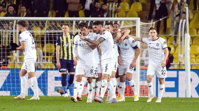Fenerbahçe: 1 - Adana Demirspor: 2