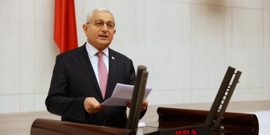 Hayrettin Nuhoğlu; Samsun Atatürk Anıtı'na yapılan saldırı ve İskilipli Atıf'ı anma töreni hakkında soru önergesi verdi.