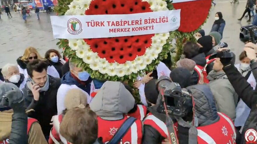 Doktorların Taksim'e çelenk bırakmasına polis engeli