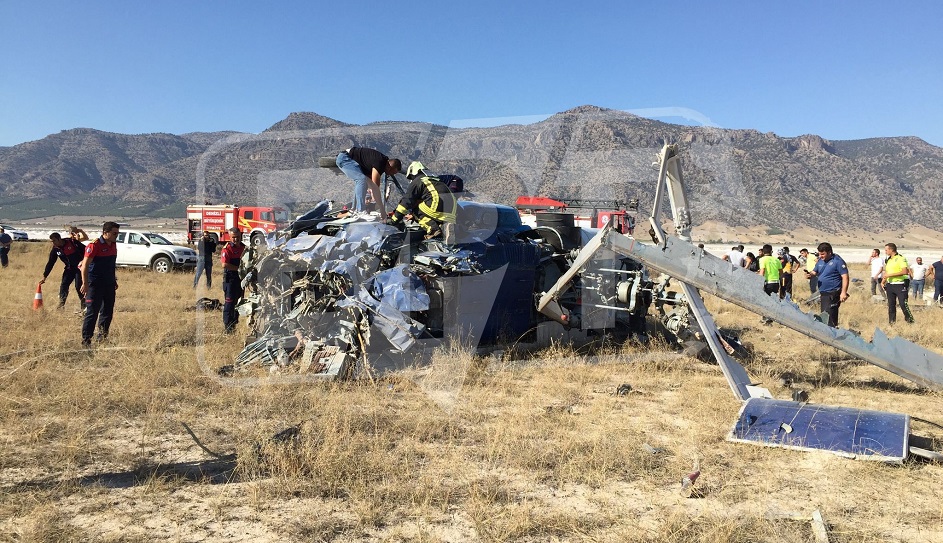 Kastamonu'dan Marmaris'e gidiyordu... Yangın söndürme helikopteri düştü: 2 ölü, 5 yaralı