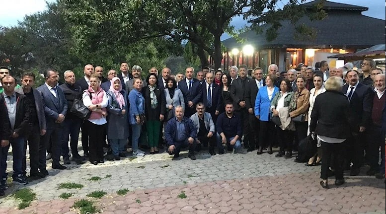 Bilecik'de eski Bakan Bahattin Şeker ve 250 kişi İYİ Parti'ye geçti