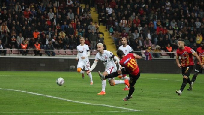 Kayserispor, Galatasaray'ın serisine son verdi: 2-1