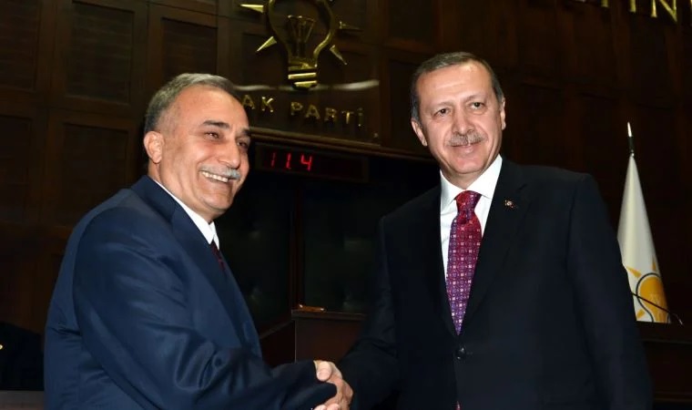 AKP'de deprem! Eşref Fakıbaba partisinden ve milletvekilliğinden istifa etti
