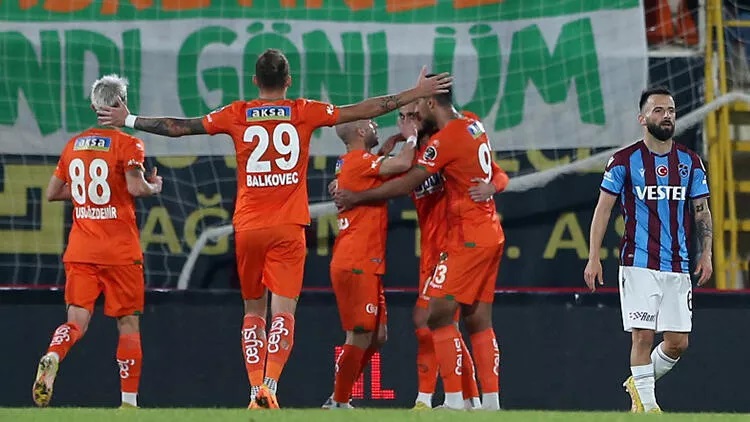 Alanyaspor'dan Trabzonspor karşısında 'tarihi zafer': 5-0