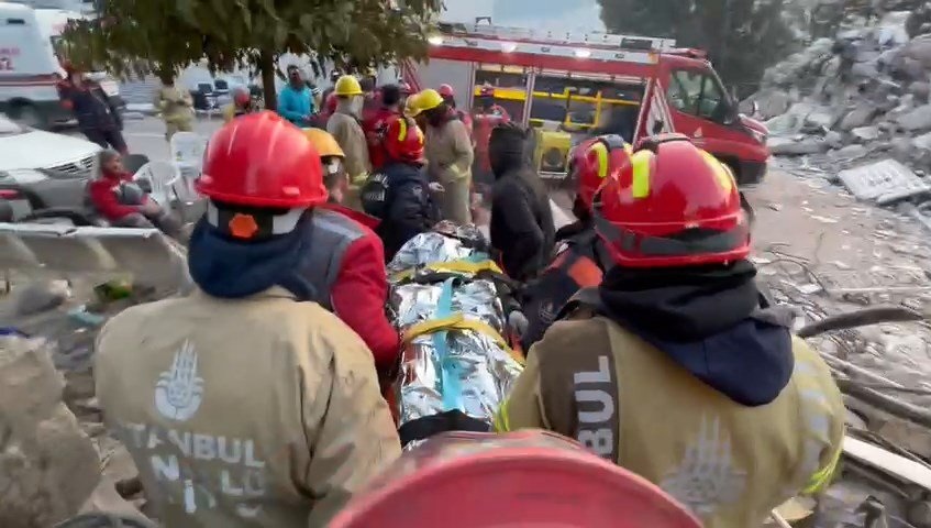 Hatay’da mucize kurtuluş! 10 yaşındaki Cudi ve annesi 147 saat sonra sağ olarak çıkartıldı