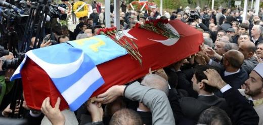 Türk dünyasının bilge hocası vefat etti