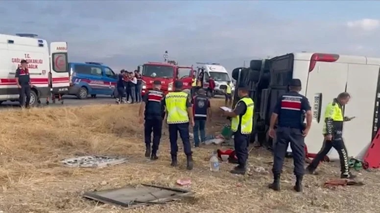 Amasya’da yolcu otobüsü devrildi: 6 ölü, 35 yaralı