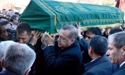 Erdoğan dayısının cenaze töreninde