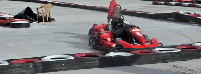 Go-kart pistinde kafası koptu!