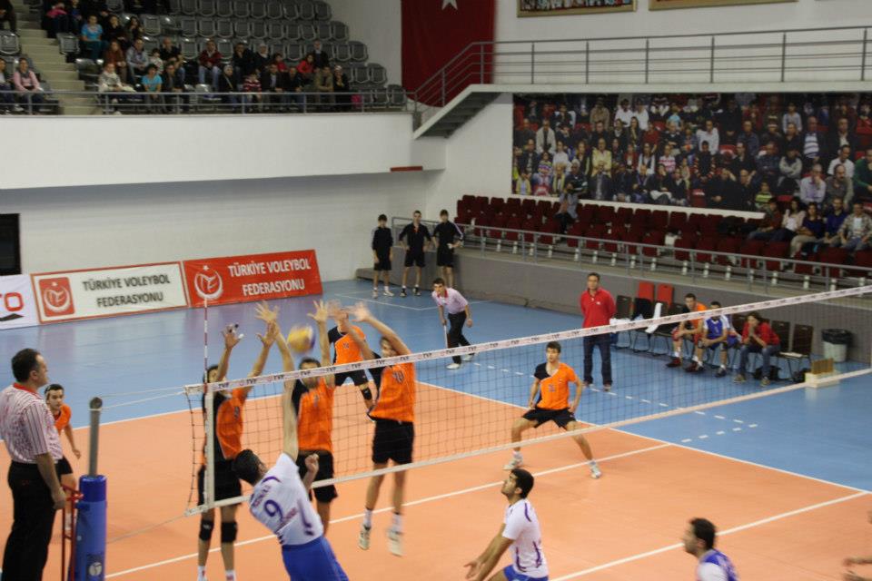 Maliye Okulu Voleybol Takımı ESti Geçti