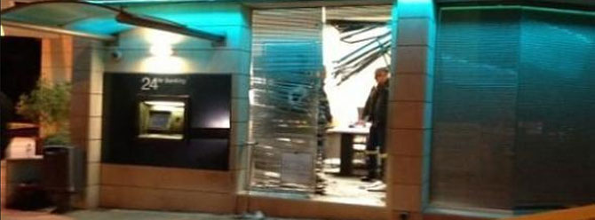 Kıbrısta bankaya bombalı saldırı!