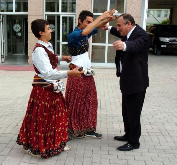 Biz zammı göbek ilen kutlarız