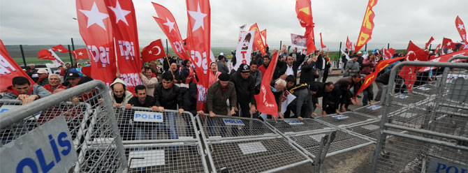 Barikat yıkıldı, jandarma ve polis müdahale etti