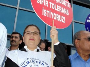 Doktora saldırıyı protesto ettiler