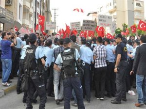 Akil İnsanlar protestosuna polis müdahalesi