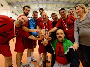 Beylikdüzü Voleybol Turnuvası Bitti