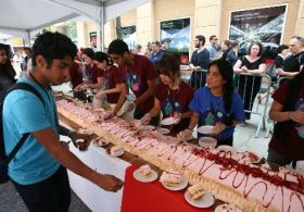 Çilek festivali ile bahara ‘merhaba’ dedi.