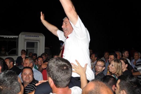CHPli belediye başkanı serbest