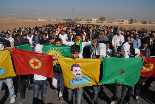 PKK bayrakları legal oldu!
