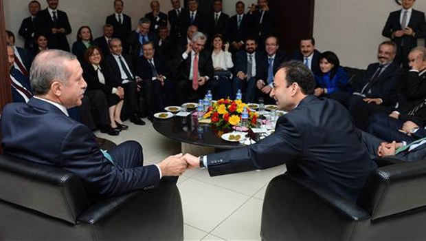 Başbakan Erdoğan, BDPli belediyeyi ziyaret etti