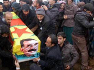 Öcalanlı PKK bayraklı tabut!