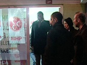 MHP seçim bürosu önünde silahlı saldırı:1 ŞEHİT