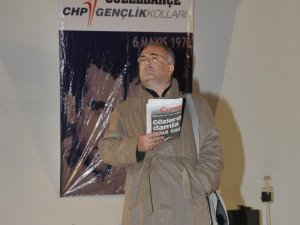 Demokrasi şehitlerine gösterili anma