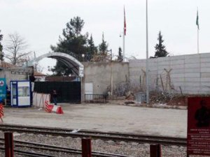 IŞİD militanları aylardır Türkiye sınırında