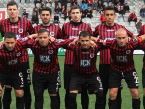 İlk destek futbolcularından geldi