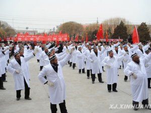 Çinden Uygur Türkü imamlara danslı Çin işkencesi!