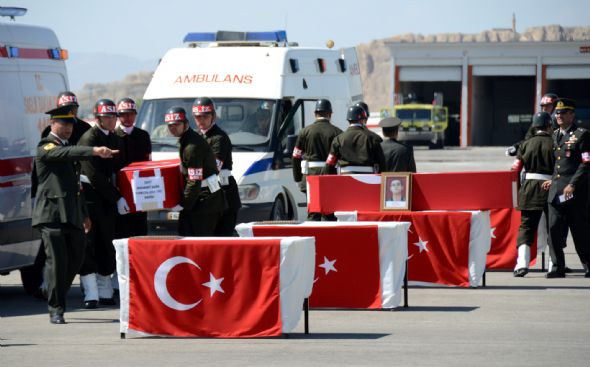 Şehitler Vandan uğurlandı