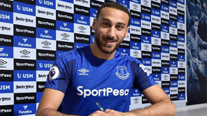 Cenk Tosun nihayet Everton formasıyla