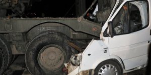 Askeri araçla minibüs çarpıştı: 4 ölü, 10 yaralı