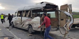 Arnavutköy'de öğrenci servisi kaza yaptı: Bir öğrenci öldü