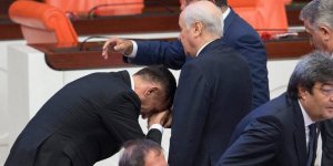 Devlet Bahçeli'nin elini öpen İYİ Partili isim için Meral Akşener'den çok sert tepki