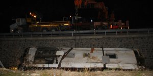 Afyonkarahisar’da yolcu otobüsü devrildi: 7 ölü, 28 yaralı