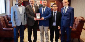 YAD İzmir Şubesi'nden Vali Erol Ayyıldız'a ziyaret