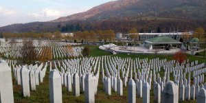 Hollanda Srebrenitsa'da öldürülenlerin sorumluluğunu kabul etti