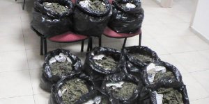 Kışlık Kıyafetlerin İçine Esrar Gizlemişler