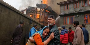 Hindistan'da fabrikada yangın! 32 Ölü
