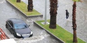 Çanakkalede Sel İki Kişiyi Yuttu